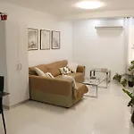 Апартаменты Spacious Apartment, Near Pinikoudes Ларнака