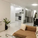 Spacious Apartment, Near Pinikoudes Ларнака