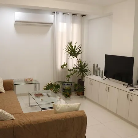 דירה Spacious Apartment, Near Pinikoudes לרנקה