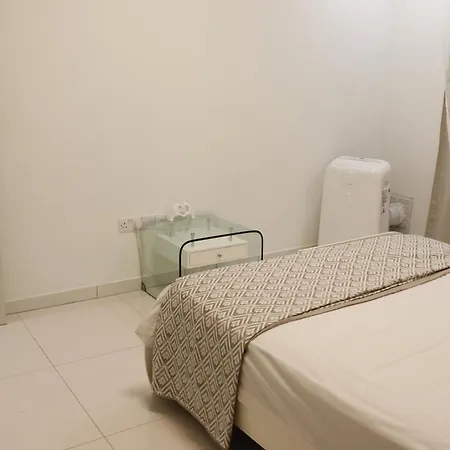 דירה Spacious Apartment, Near Pinikoudes