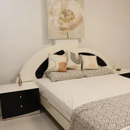 Spacious Apartment, Near Pinikoudes 拉纳卡