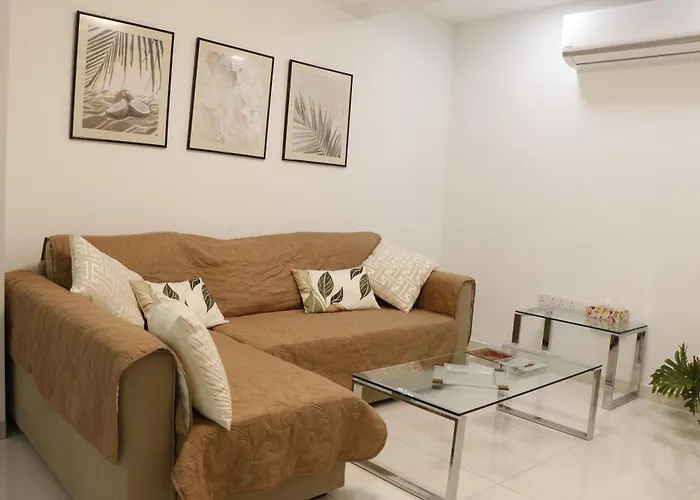 Spacious Apartment, Near Pinikoudes アパート *