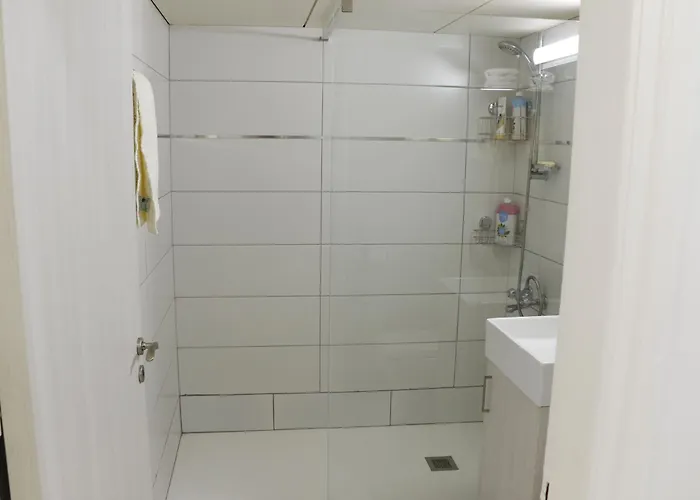 Spacious Apartment, Near Pinikoudes アパート *