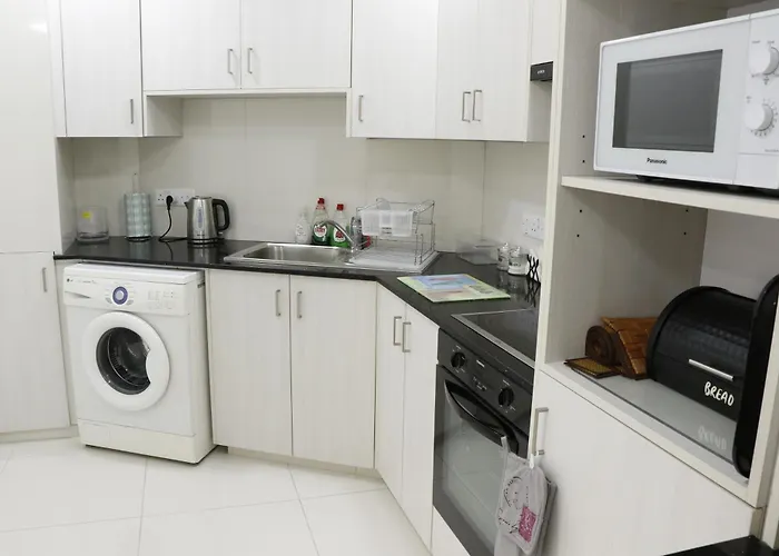 Spacious Apartment, Near Pinikoudes アパート *