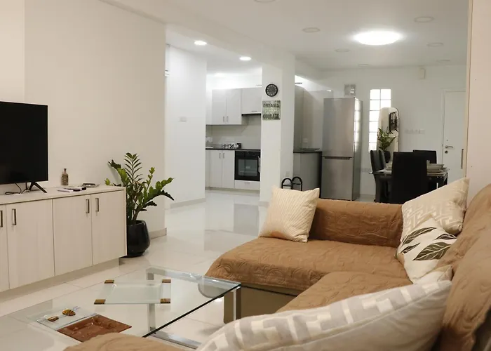 Apartamento Spacious Apartment, Near Pinikoudes Larnaca