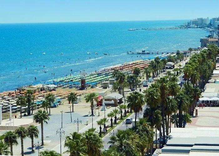 Spacious Apartment, Near Pinikoudes Apartamento Larnaca